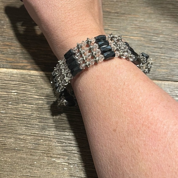 None Jewelry - Fun! Magnetic Elegant Black and Silver Beaded bracelet/choker fidget